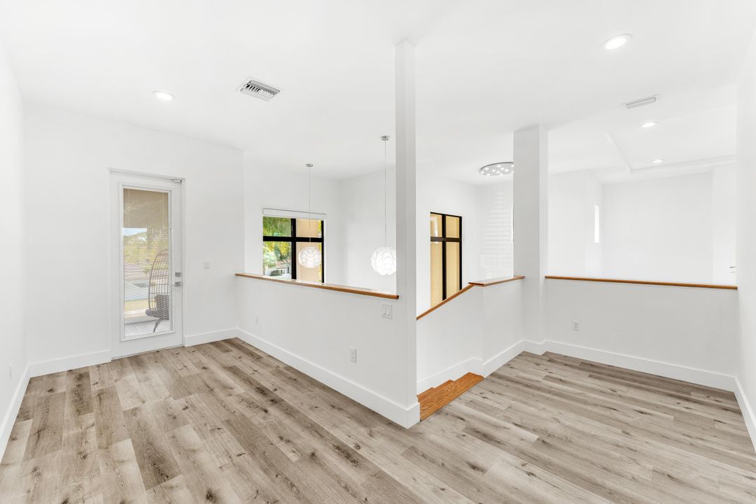 For Sale: $1,645,000 (5 beds, 4 baths, 3927 Square Feet)