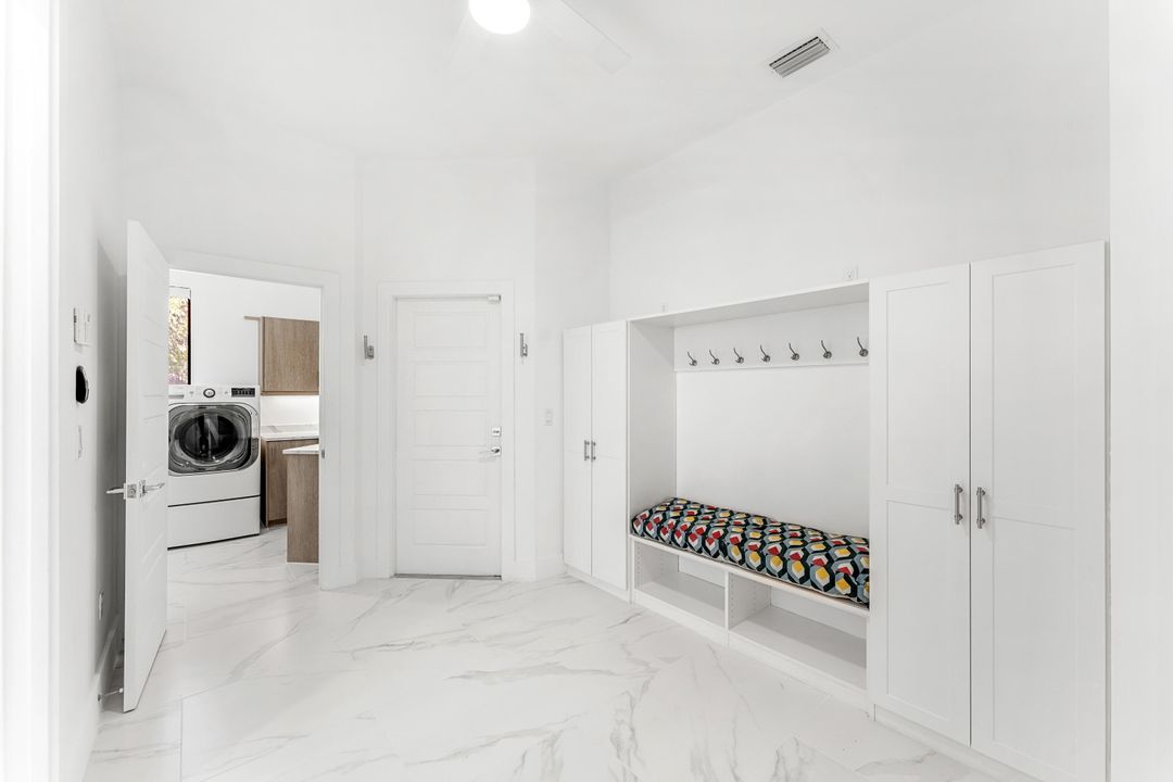 For Sale: $1,645,000 (5 beds, 4 baths, 3927 Square Feet)