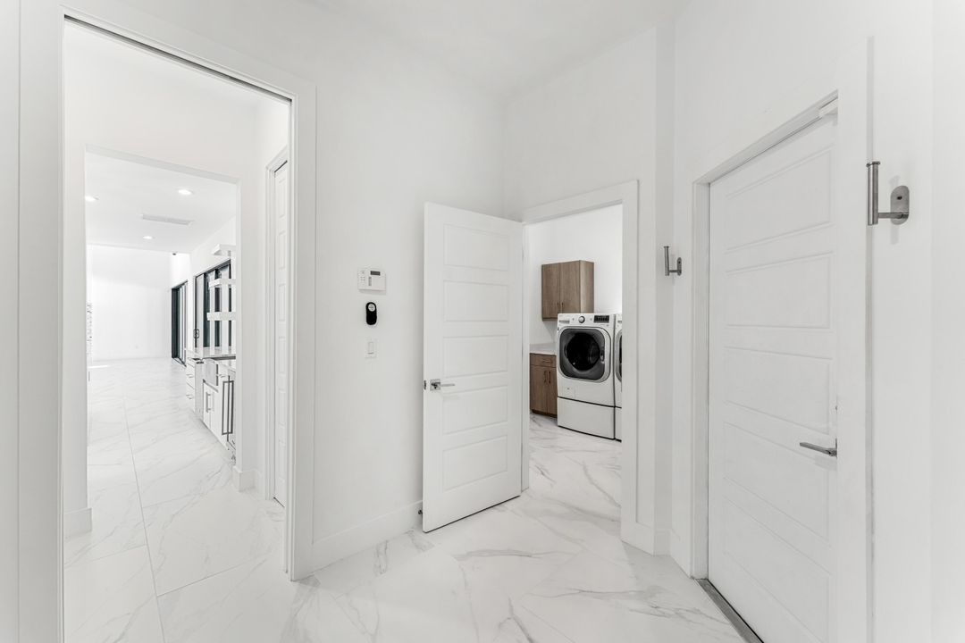 For Sale: $1,645,000 (5 beds, 4 baths, 3927 Square Feet)