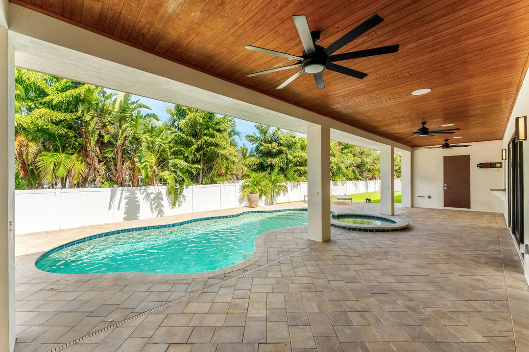 For Sale: $1,645,000 (5 beds, 4 baths, 3927 Square Feet)