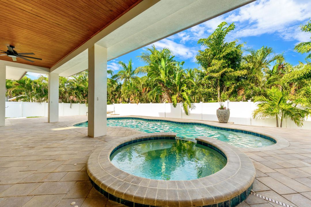 For Sale: $1,645,000 (5 beds, 4 baths, 3927 Square Feet)