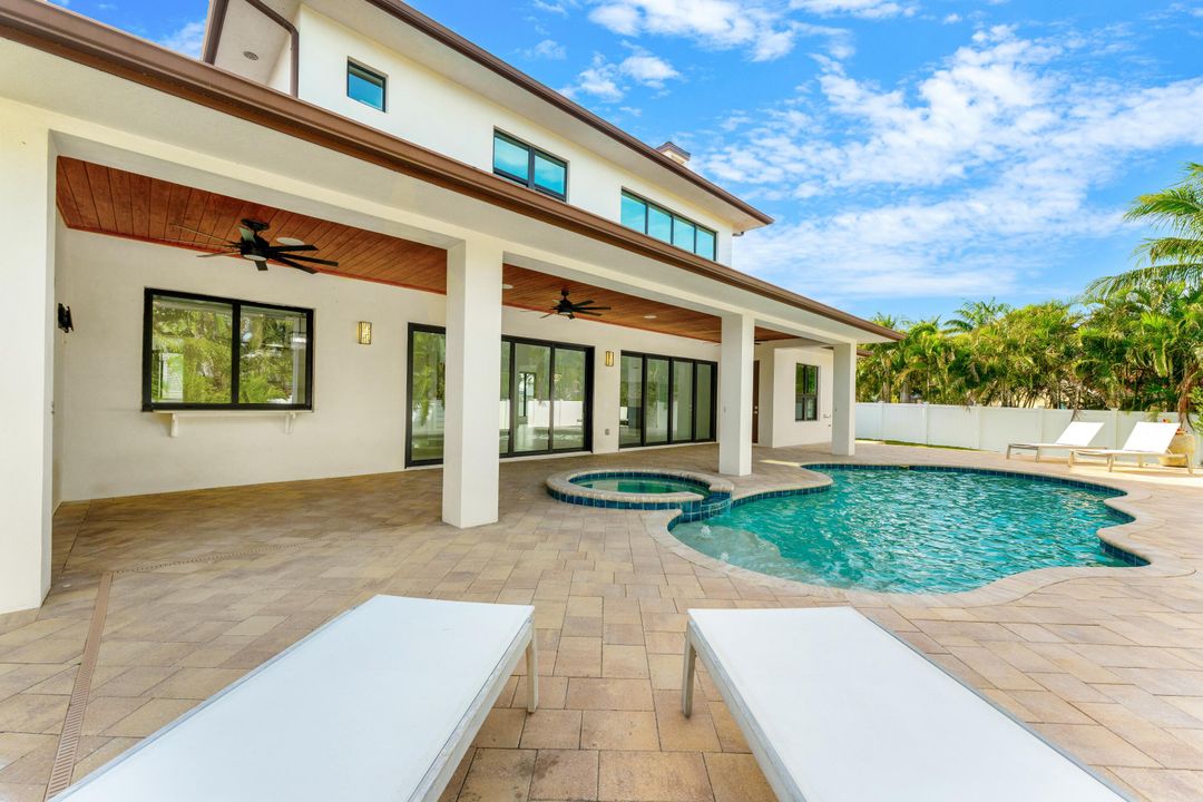 For Sale: $1,645,000 (5 beds, 4 baths, 3927 Square Feet)