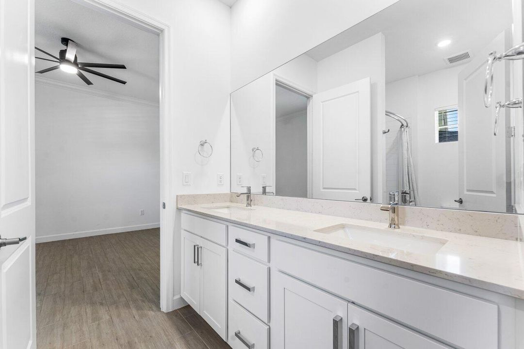 待售: $875,000 (4 贝兹, 3 浴室, 3001 平方英尺)