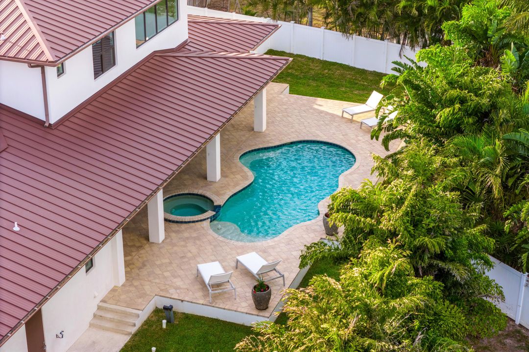 For Sale: $1,645,000 (5 beds, 4 baths, 3927 Square Feet)