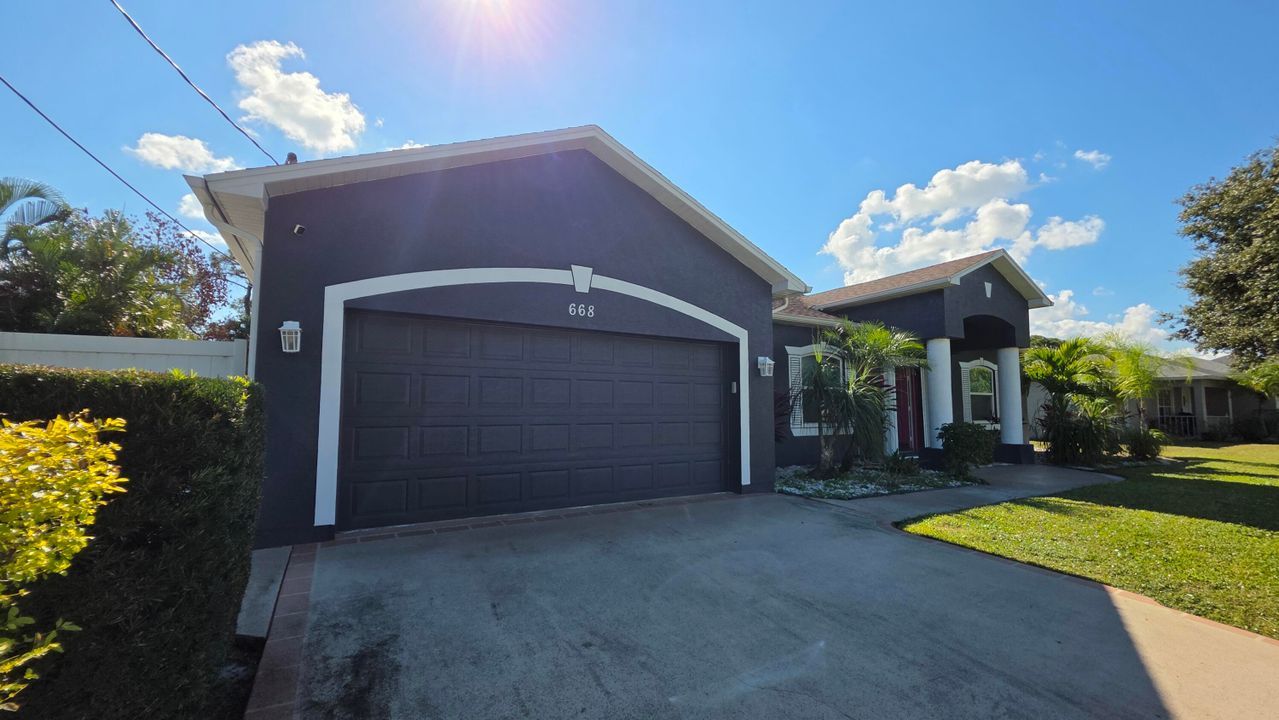 For Sale: $525,000 (4 beds, 2 baths, 2012 Square Feet)