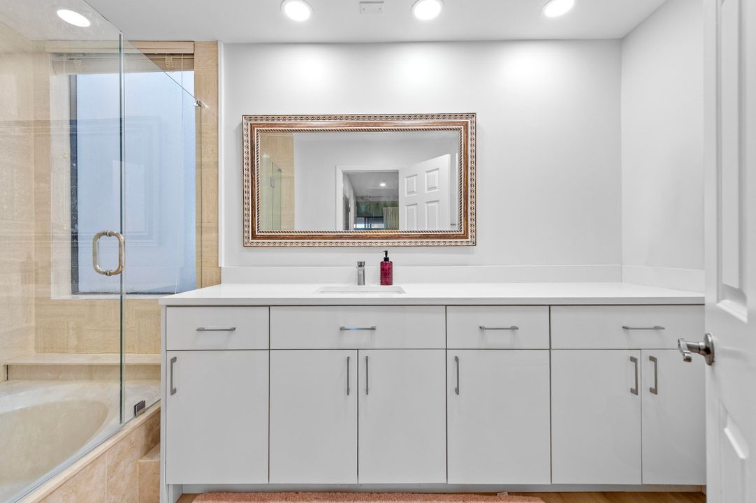 待售: $349,999 (1 贝兹, 1 浴室, 1089 平方英尺)