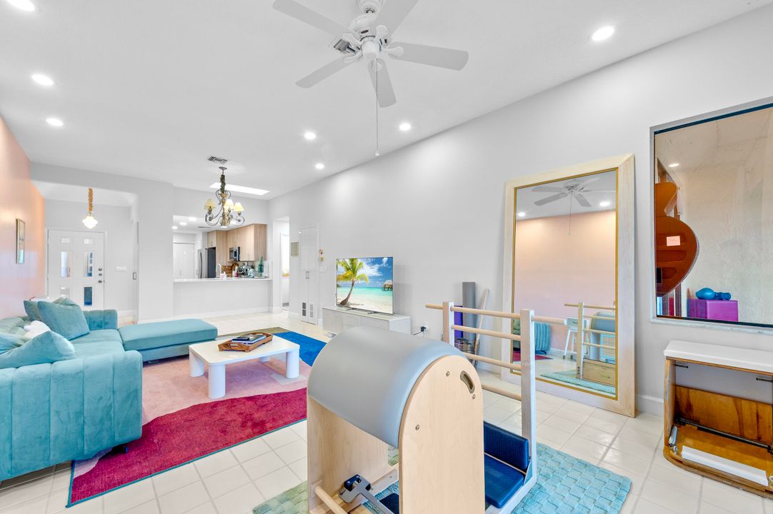 待售: $349,999 (1 贝兹, 1 浴室, 1089 平方英尺)