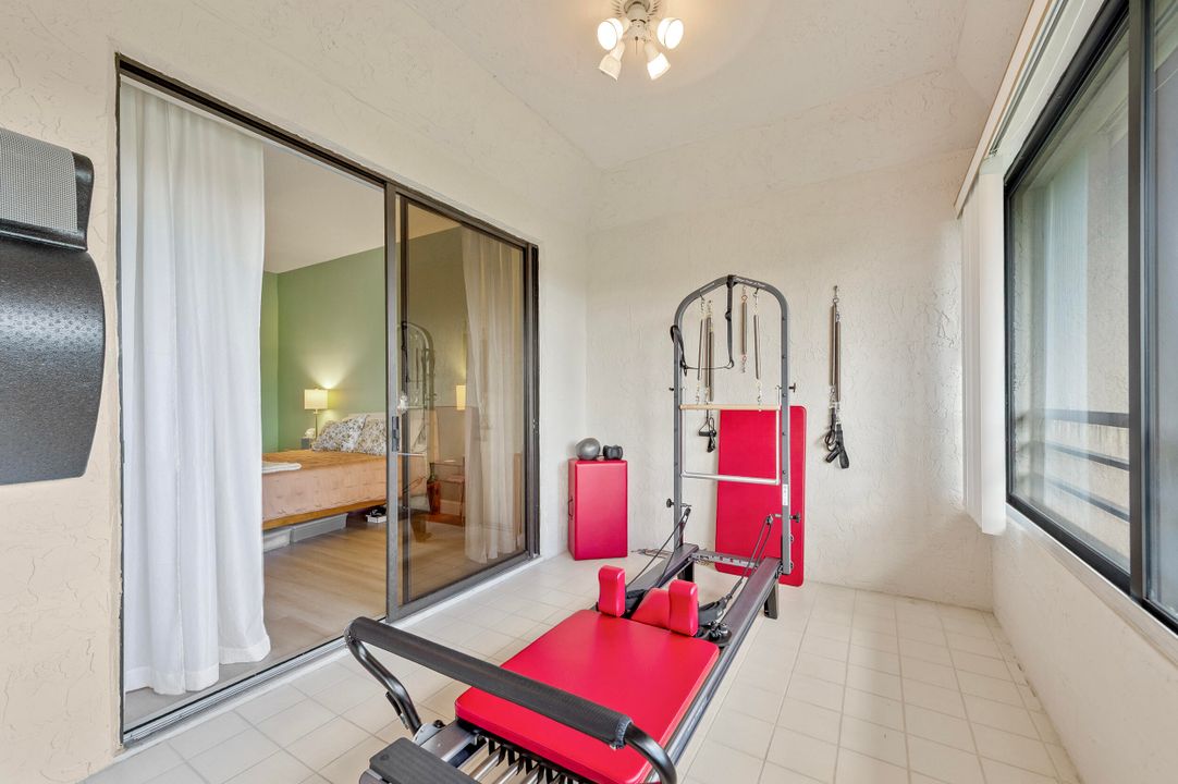 待售: $349,999 (1 贝兹, 1 浴室, 1089 平方英尺)