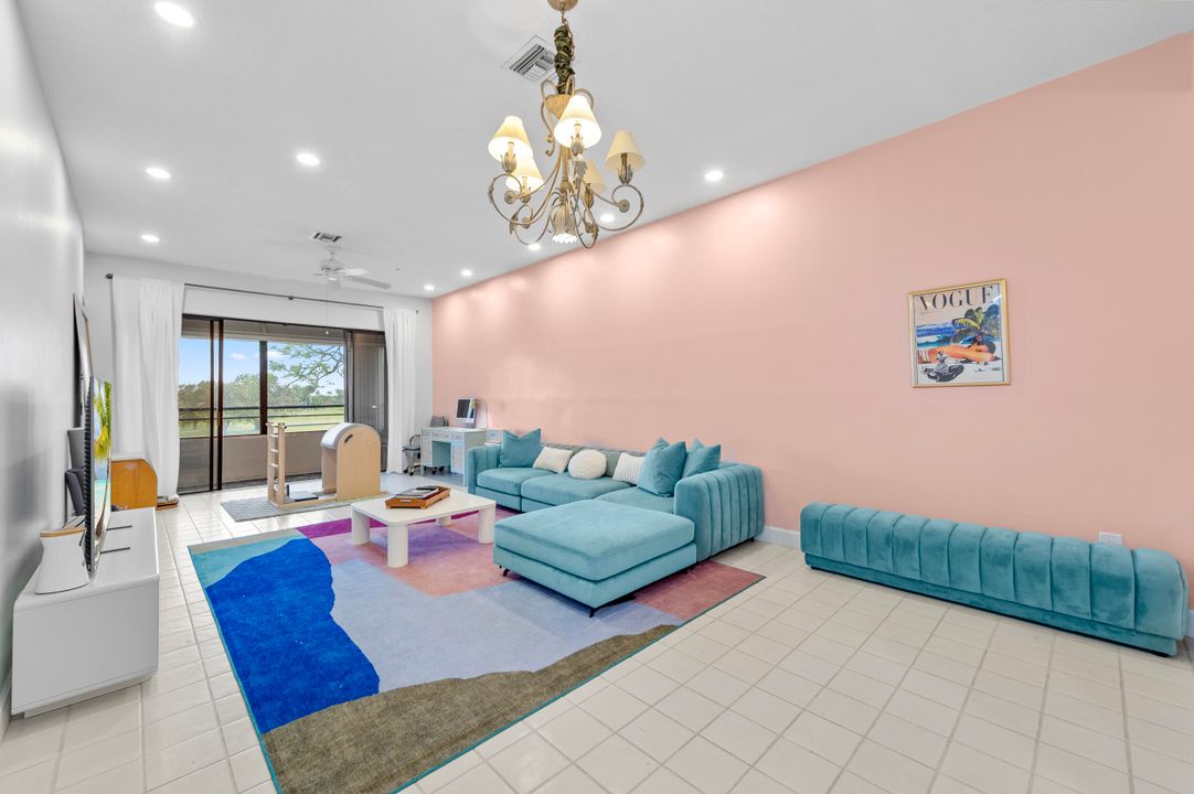 待售: $349,999 (1 贝兹, 1 浴室, 1089 平方英尺)