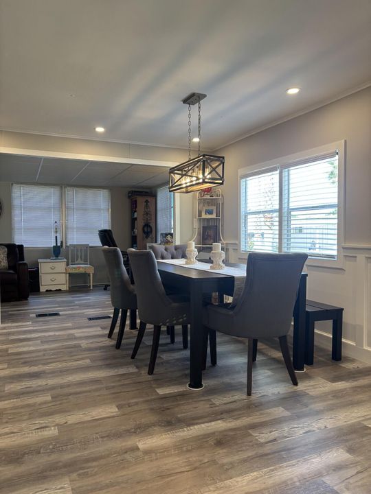 For Sale: $65,000 (2 beds, 2 baths, 981 Square Feet)