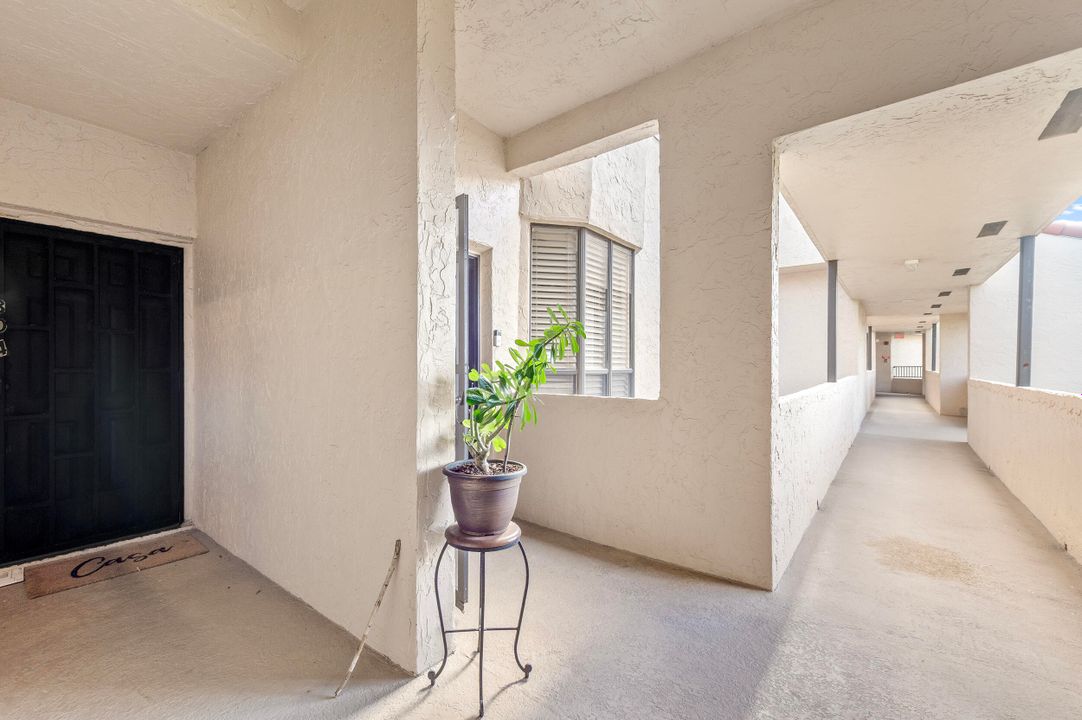 待售: $349,999 (1 贝兹, 1 浴室, 1089 平方英尺)