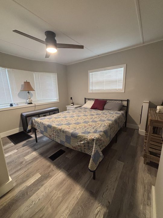 For Sale: $65,000 (2 beds, 2 baths, 981 Square Feet)