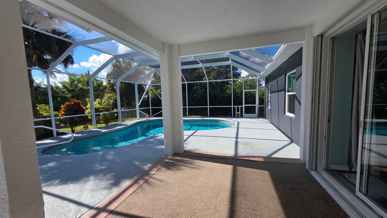 For Sale: $525,000 (4 beds, 2 baths, 2012 Square Feet)