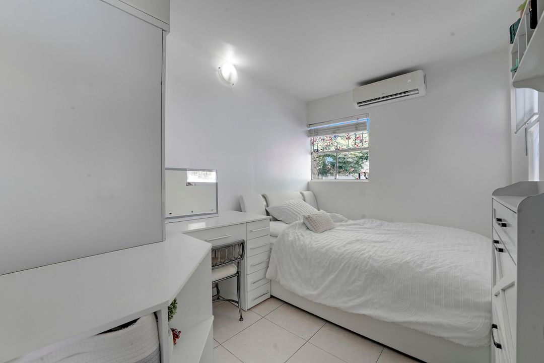 For Sale: $500,000 (3 beds, 2 baths, 1184 Square Feet)