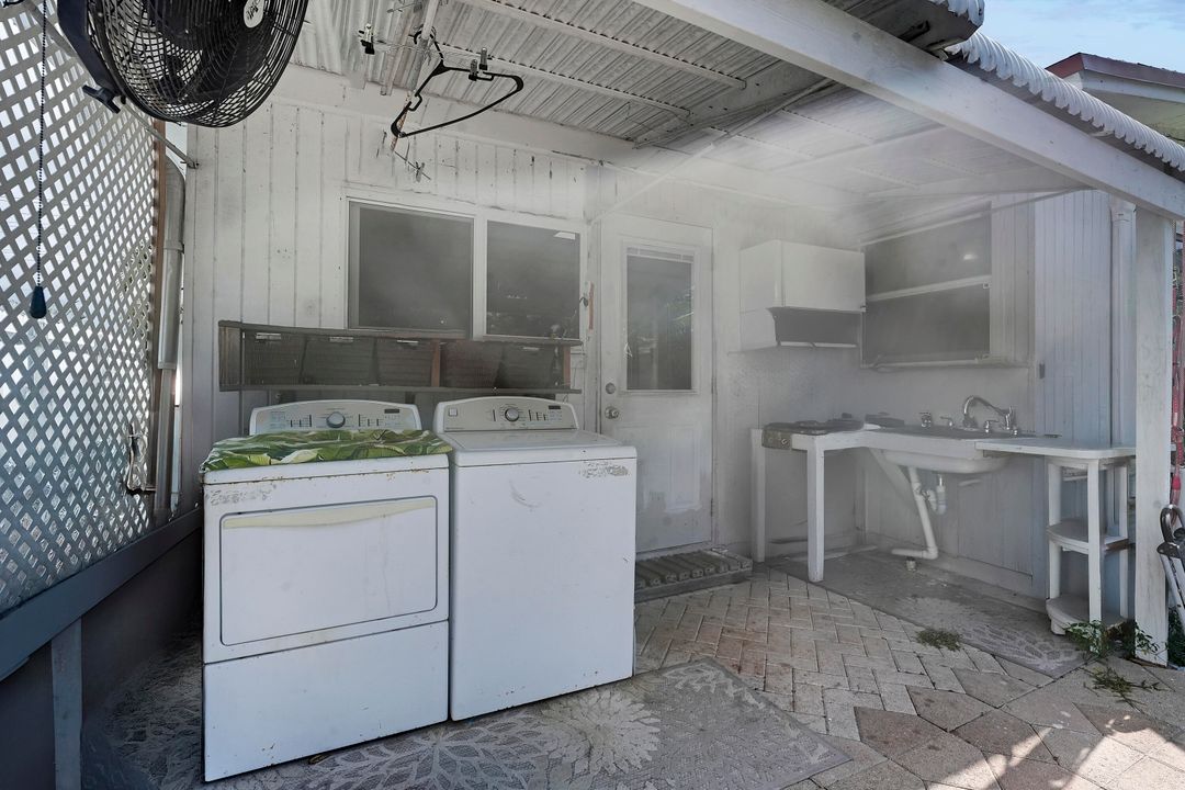 For Sale: $500,000 (3 beds, 2 baths, 1184 Square Feet)