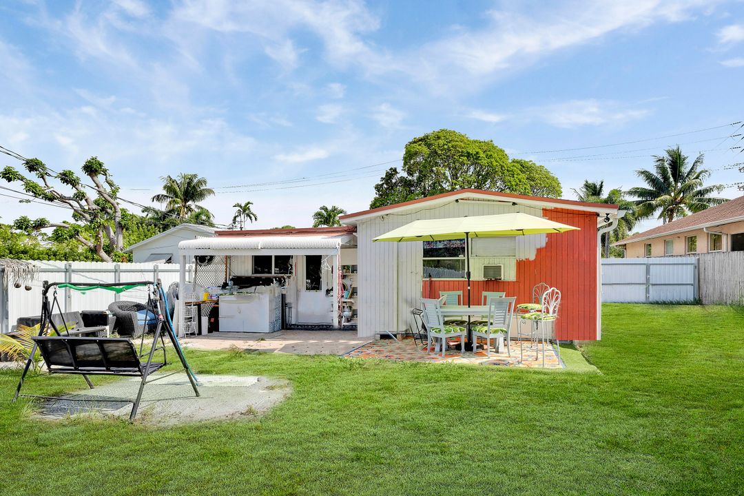 For Sale: $500,000 (3 beds, 2 baths, 1184 Square Feet)