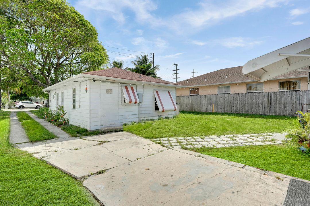 For Sale: $500,000 (3 beds, 2 baths, 1184 Square Feet)