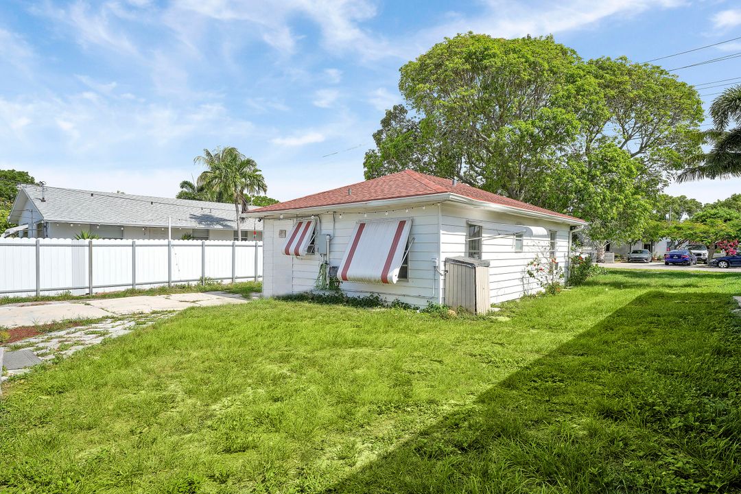 For Sale: $500,000 (3 beds, 2 baths, 1184 Square Feet)