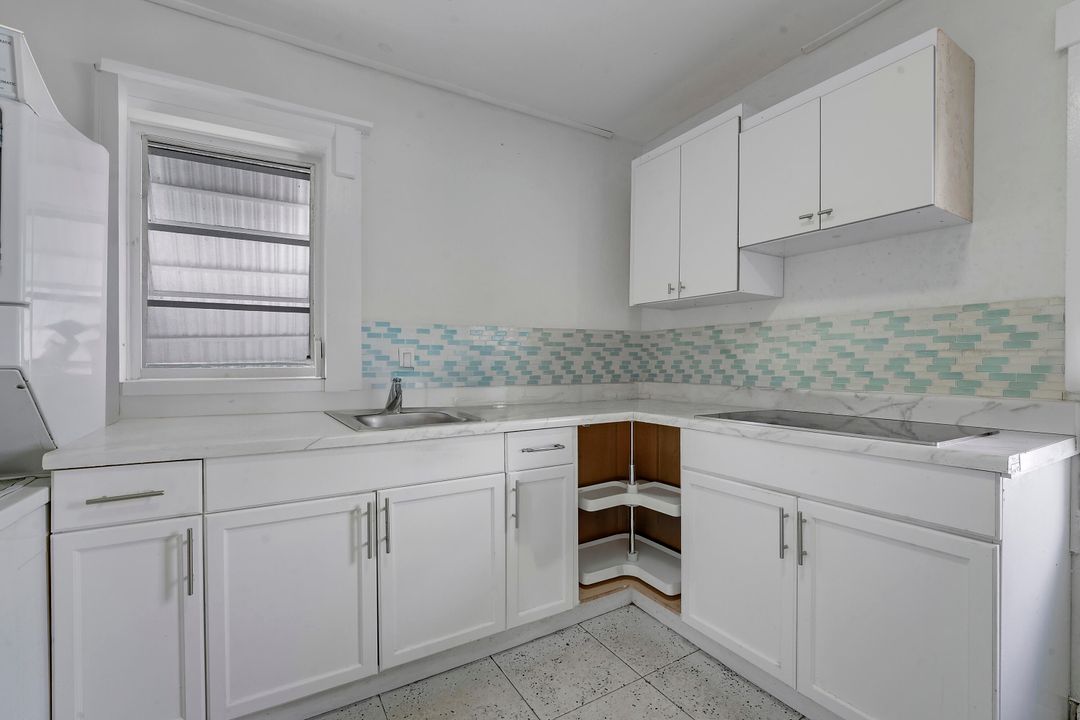 For Sale: $500,000 (3 beds, 2 baths, 1184 Square Feet)