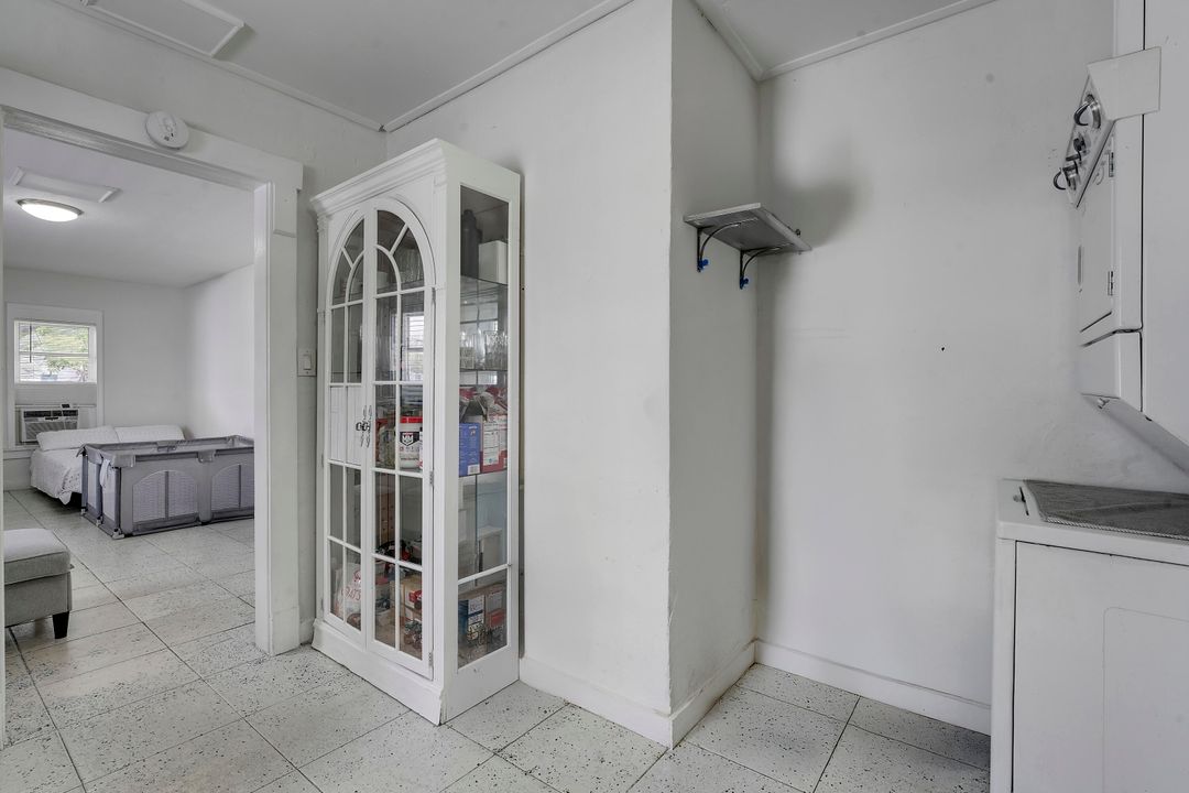 For Sale: $500,000 (3 beds, 2 baths, 1184 Square Feet)