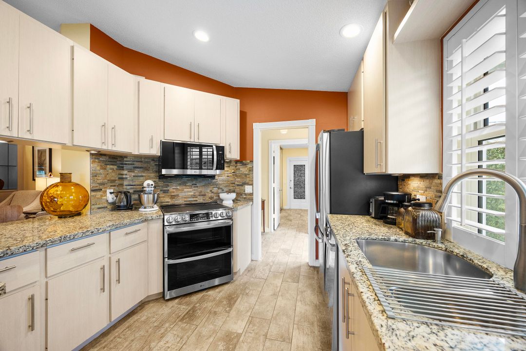 For Sale: $450,000 (2 beds, 2 baths, 1505 Square Feet)