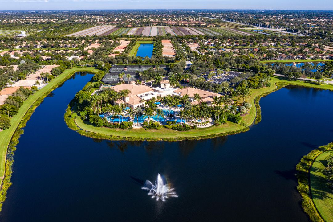 En Venta: $805,000 (3 camas, 2 baños, 2756 Pies cuadrados)