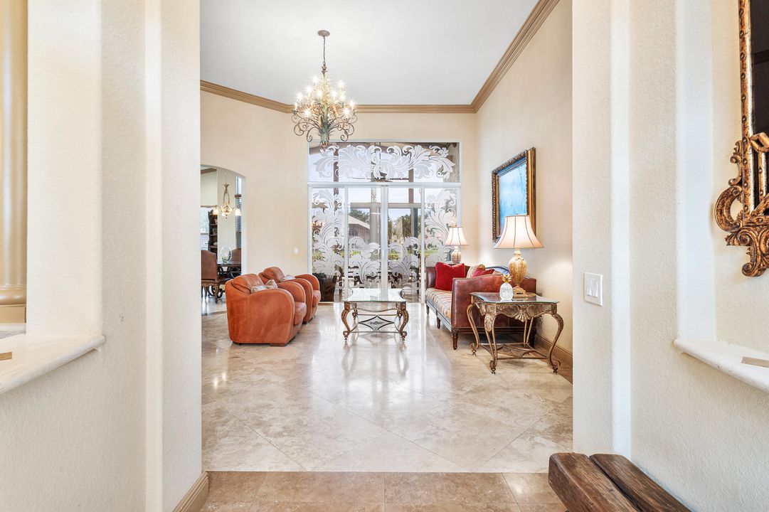 En Venta: $805,000 (3 camas, 2 baños, 2756 Pies cuadrados)