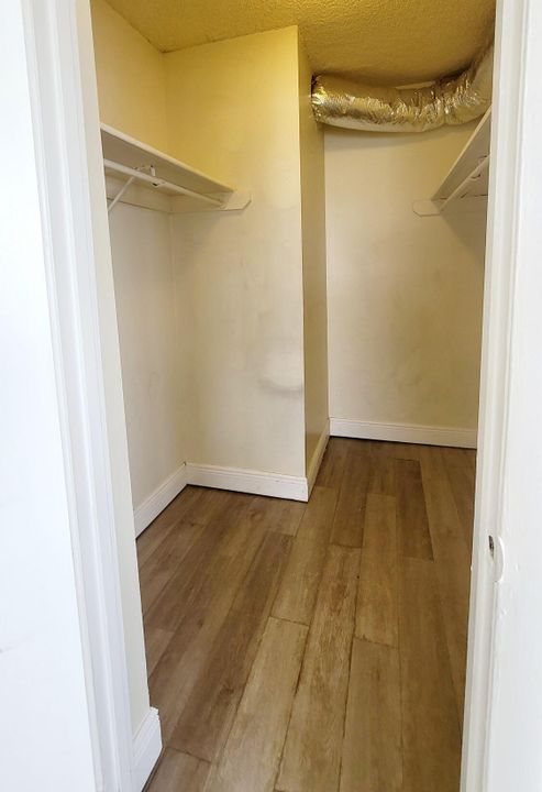 For Rent: $1,850 (2 beds, 2 baths, 1036 Square Feet)