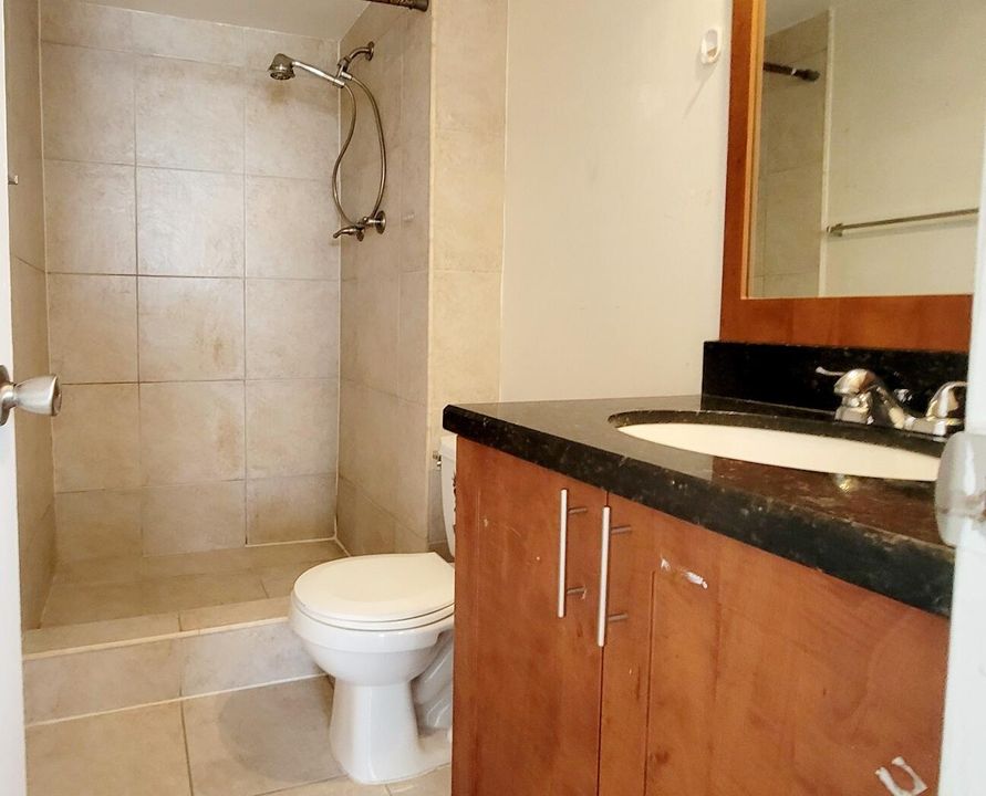 For Rent: $1,850 (2 beds, 2 baths, 1036 Square Feet)