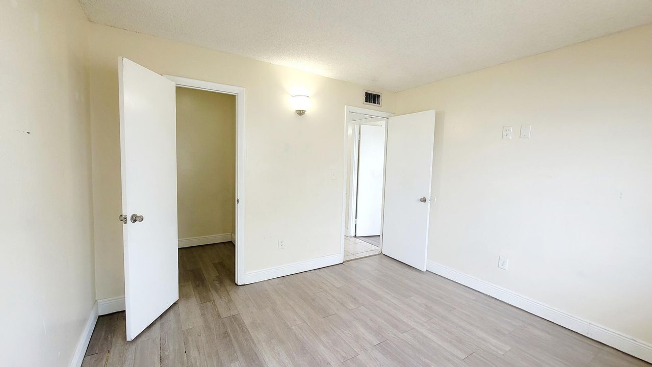 For Rent: $1,850 (2 beds, 2 baths, 1036 Square Feet)