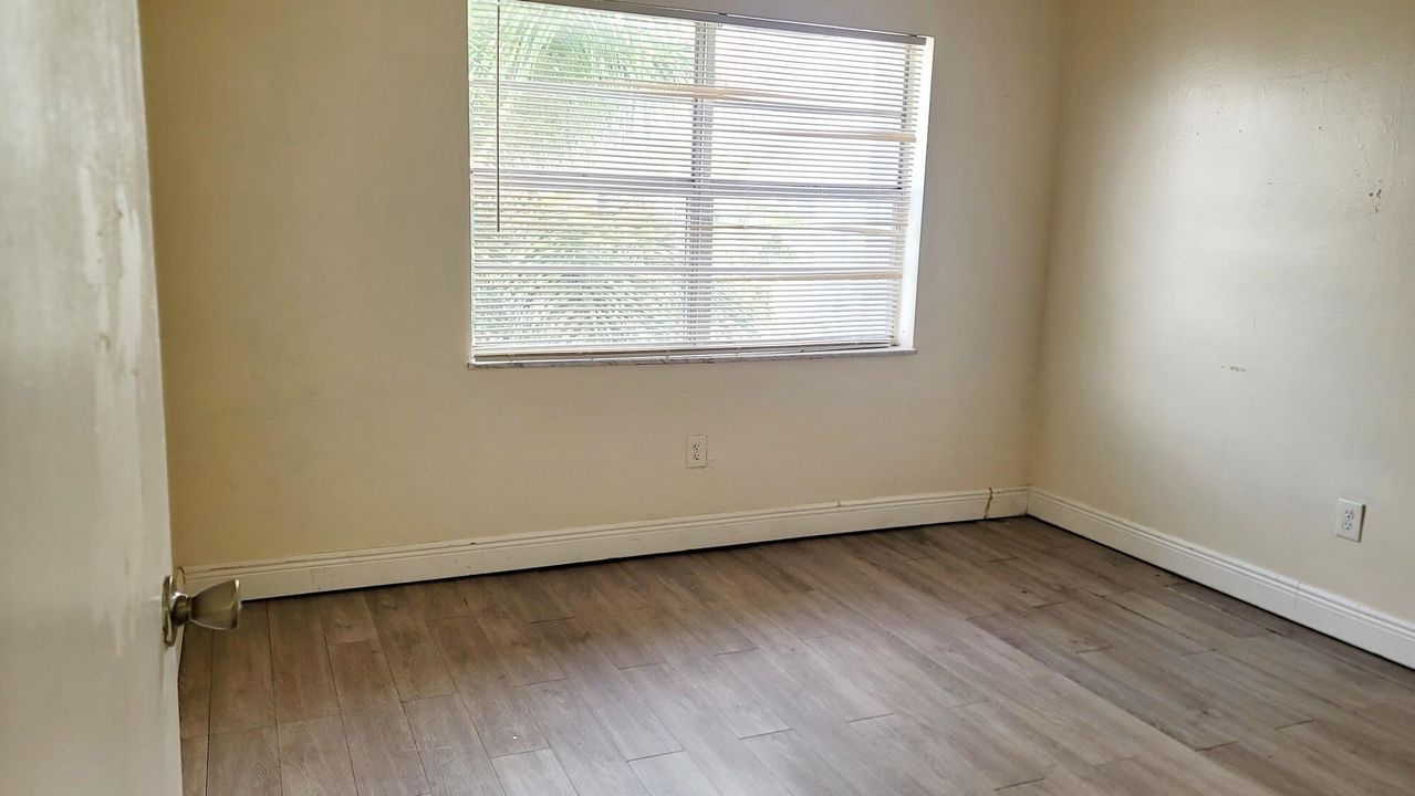 For Rent: $1,850 (2 beds, 2 baths, 1036 Square Feet)