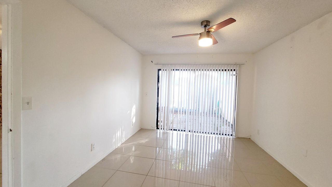 For Rent: $2,500 (3 beds, 2 baths, 1220 Square Feet)