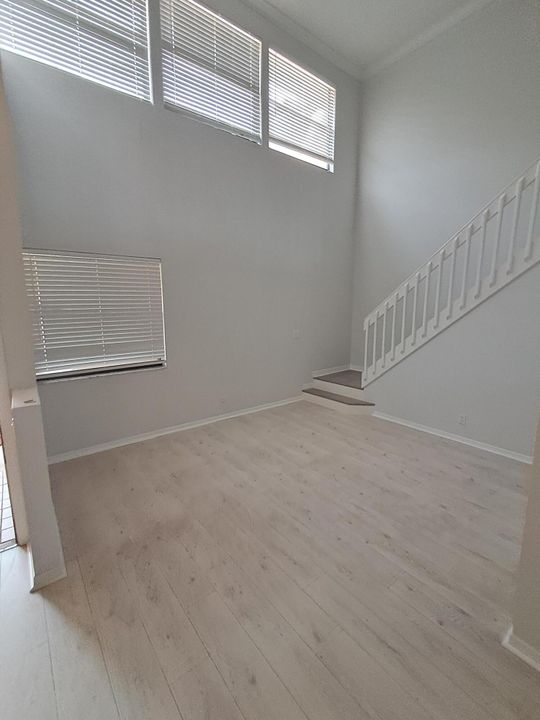 For Rent: $2,500 (3 beds, 2 baths, 1661 Square Feet)