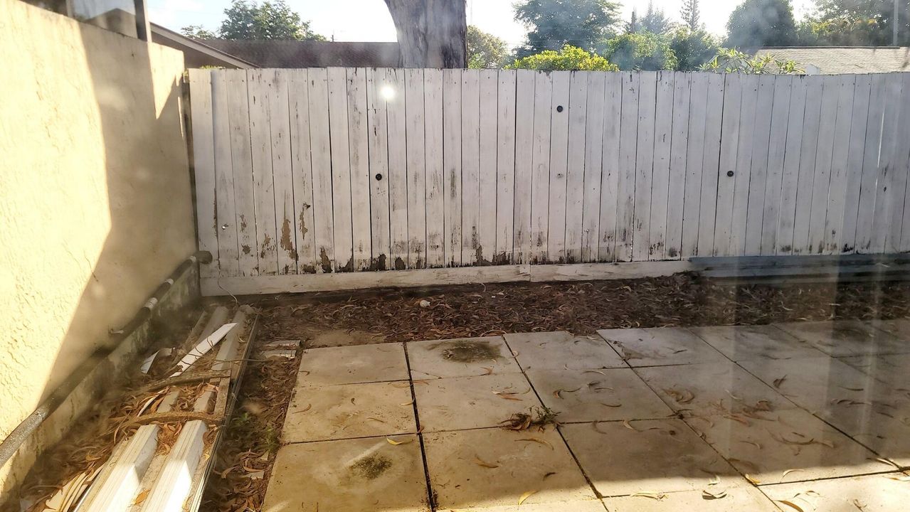 For Rent: $2,500 (3 beds, 2 baths, 1220 Square Feet)