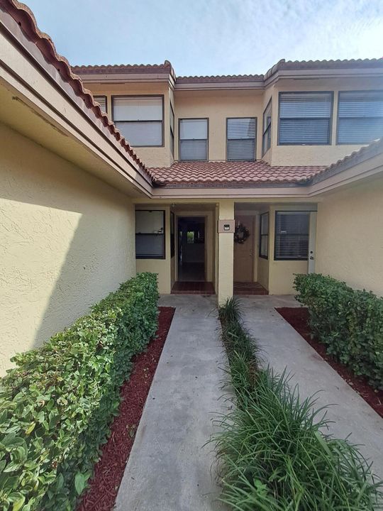For Rent: $2,500 (3 beds, 2 baths, 1661 Square Feet)