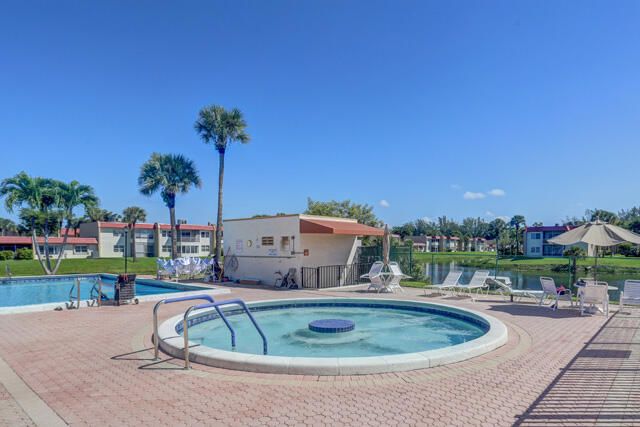 В аренду: $1,750 (2 спален, 2 ванн, 888 Квадратных фут)