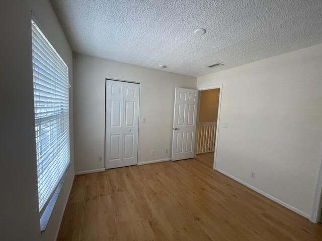 В аренду: $2,300 (2 спален, 2 ванн, 1104 Квадратных фут)