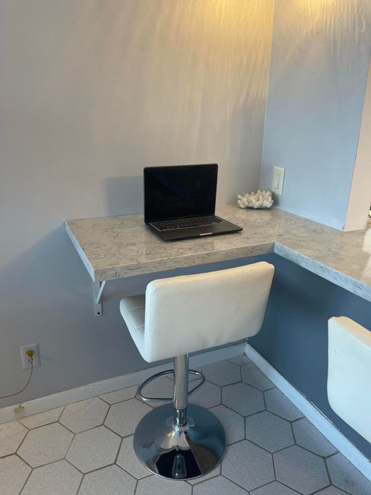 En Venta: $299,000 (1 camas, 1 baños, 896 Pies cuadrados)