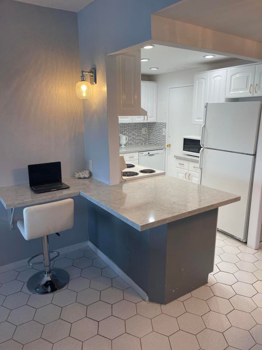 En Venta: $299,000 (1 camas, 1 baños, 896 Pies cuadrados)