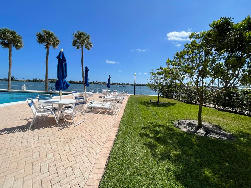 En Venta: $299,000 (1 camas, 1 baños, 896 Pies cuadrados)