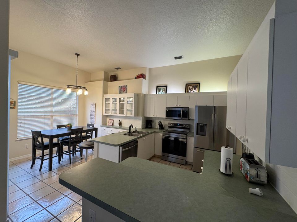 En Renta: $3,100 (3 camas, 2 baños, 1984 Pies cuadrados)