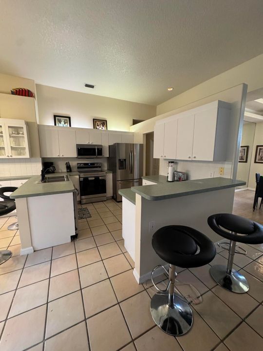 En Renta: $3,100 (3 camas, 2 baños, 1984 Pies cuadrados)