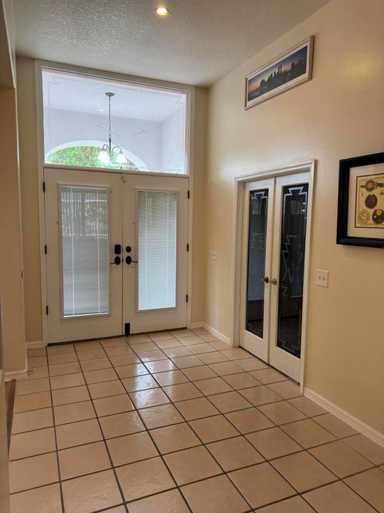 En Renta: $3,100 (3 camas, 2 baños, 1984 Pies cuadrados)