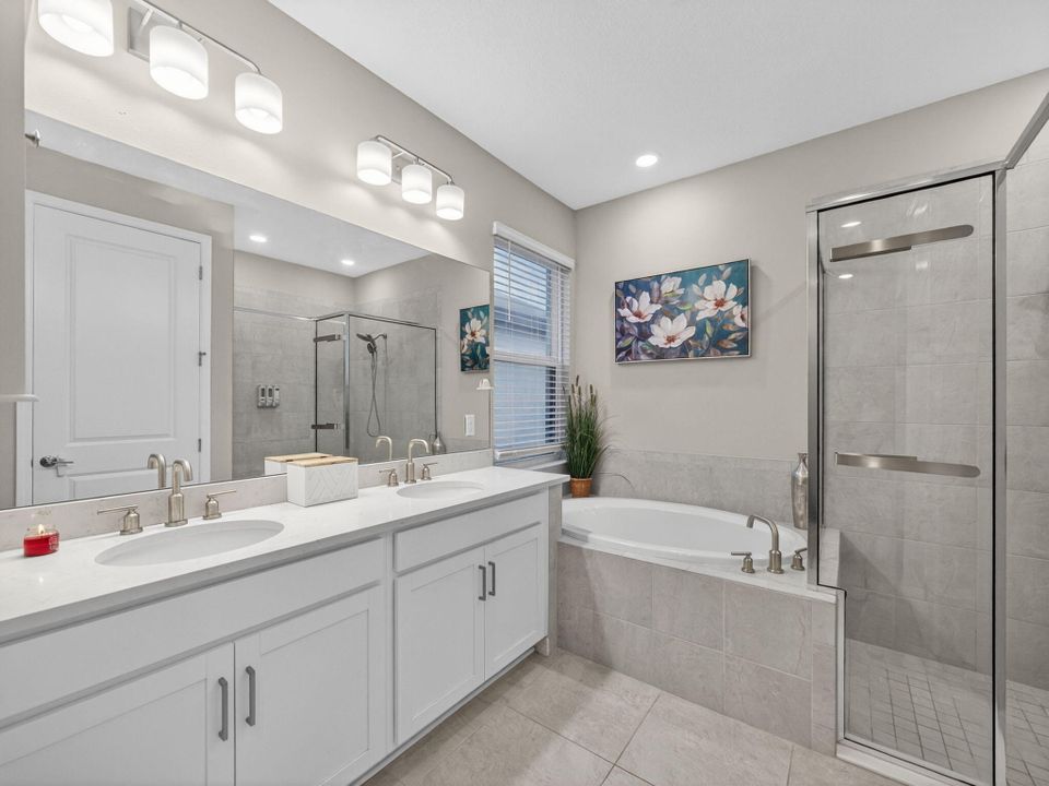 待售: $565,000 (4 贝兹, 3 浴室, 2600 平方英尺)