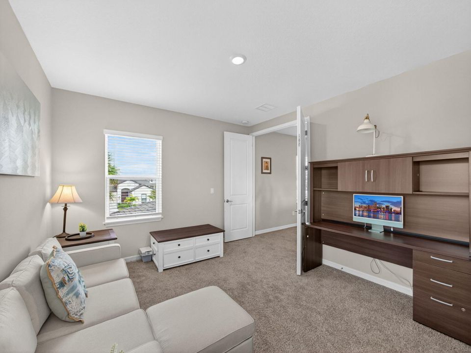 待售: $565,000 (4 贝兹, 3 浴室, 2600 平方英尺)