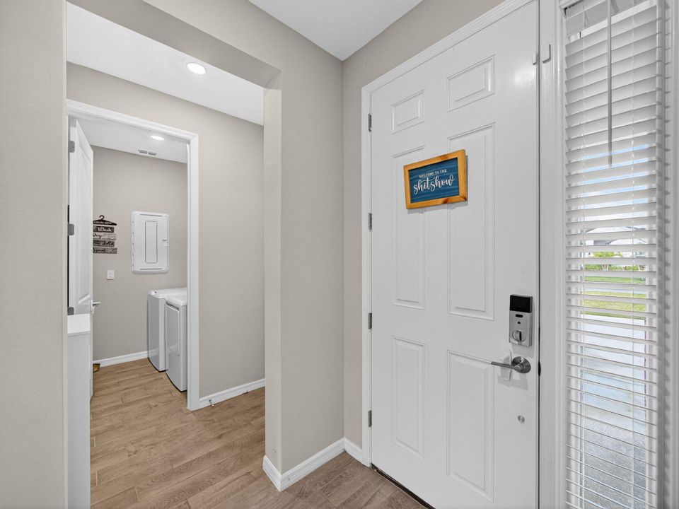 待售: $565,000 (4 贝兹, 3 浴室, 2600 平方英尺)