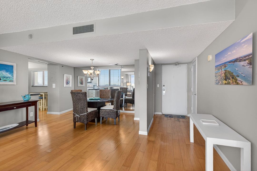 待售: $668,000 (2 贝兹, 2 浴室, 1170 平方英尺)