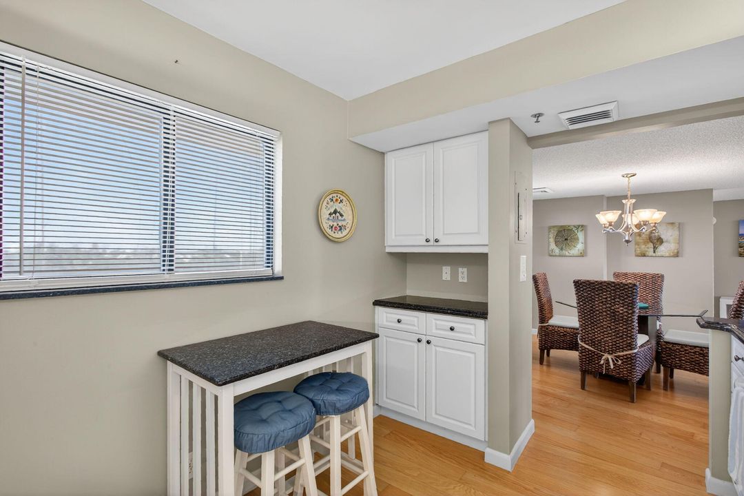 待售: $668,000 (2 贝兹, 2 浴室, 1170 平方英尺)