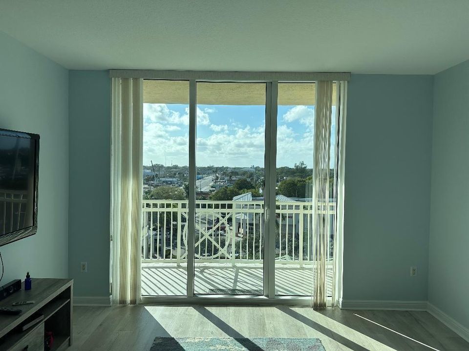 На продажу: $265,000 (1 спален, 1 ванн, 820 Квадратных фут)