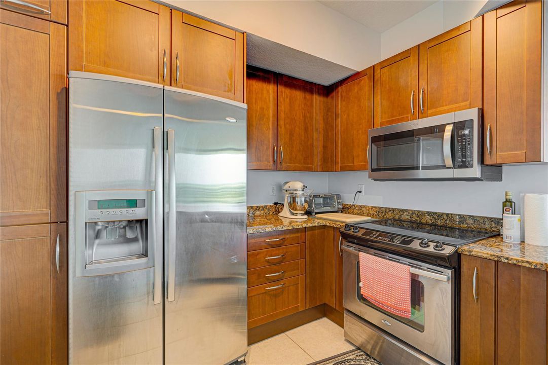 На продажу: $265,000 (1 спален, 1 ванн, 820 Квадратных фут)